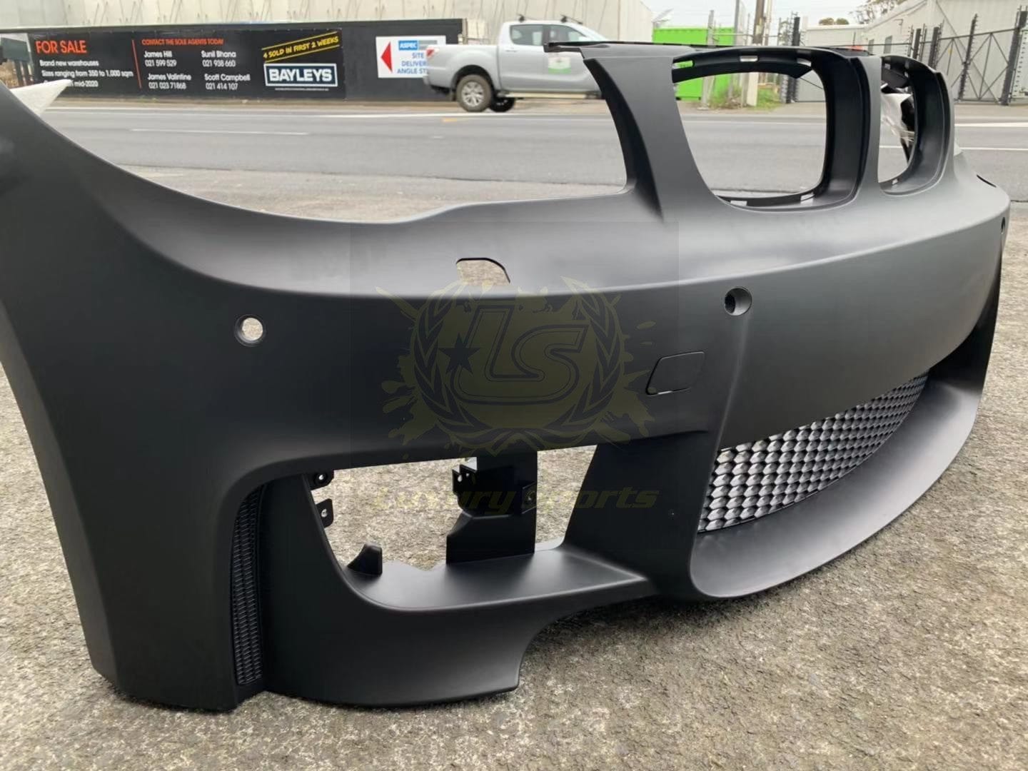 Luxury Sports Luxury Sports 1M Style Front Bumper For BMW E82 E87 -PP SR