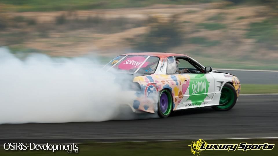 Luxury Sports Luxury Sports 50mm Wide Rear Fender For Nissan Skyline R32 2DR SR