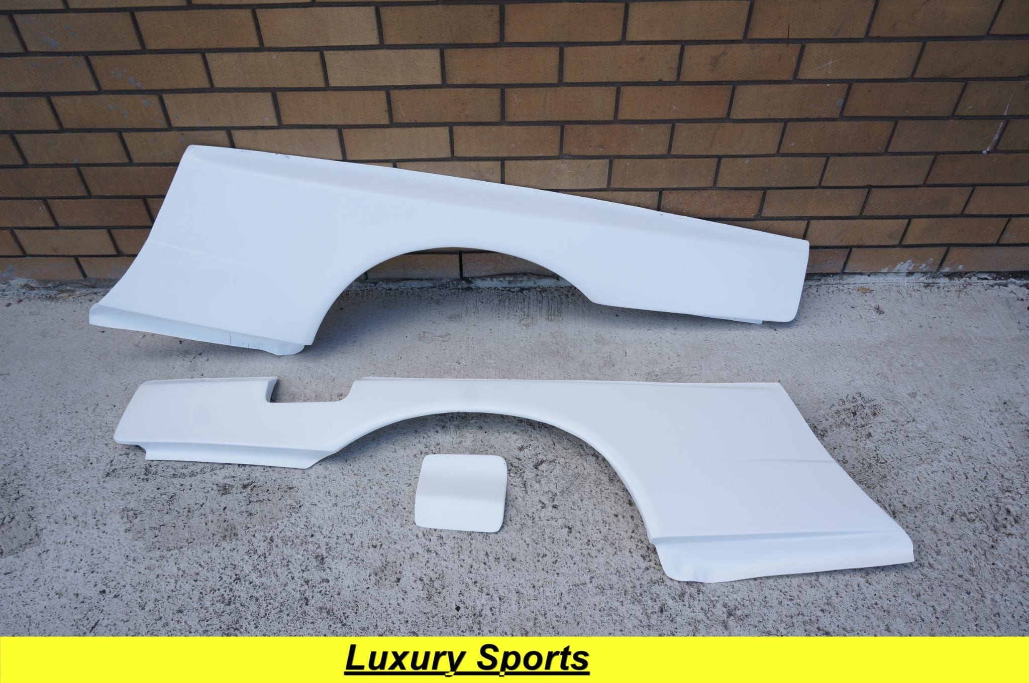 Luxury Sports Luxury Sports 50mm Wide Rear Fender For Nissan Skyline R34 2DR SR