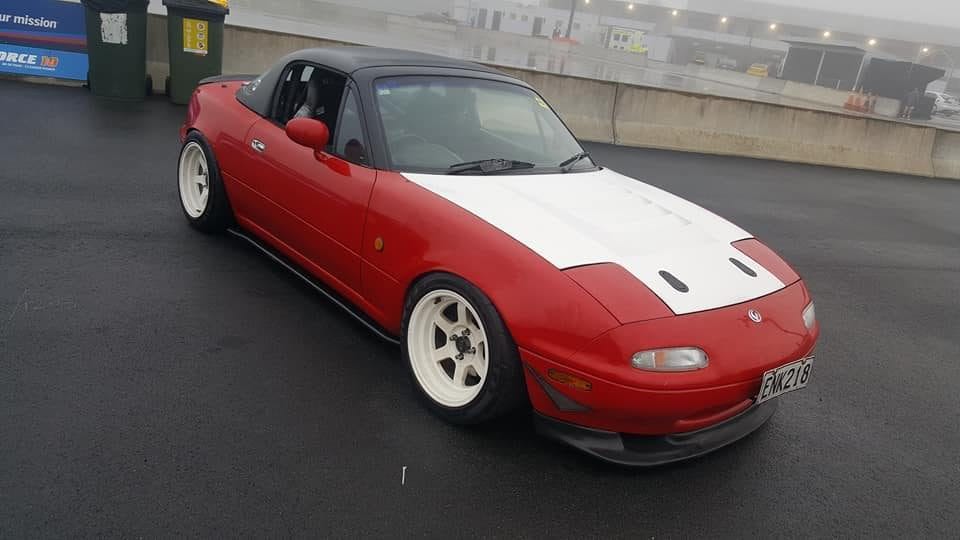 Luxury Sports Luxury Sports BN Style Fiberglass Bonnet For Mazda Mx5 NA SR