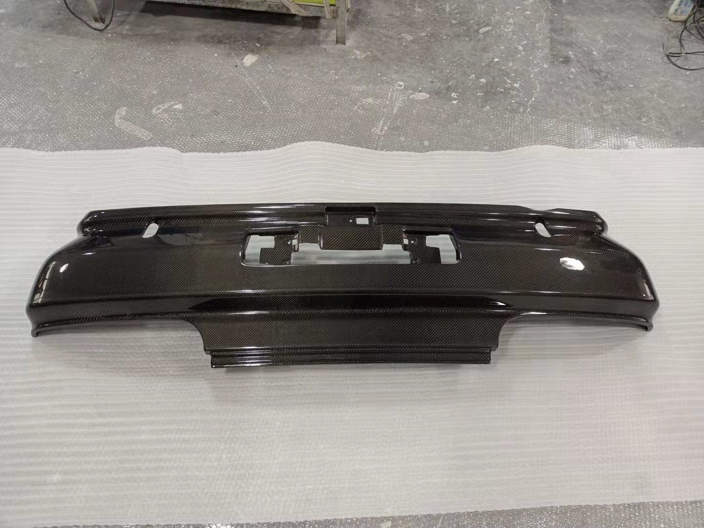 Luxury Sports Luxury Sports Carbon Factory R32 GTR Rear Bumper For Nissan Skyline R32 GTR -PP SR