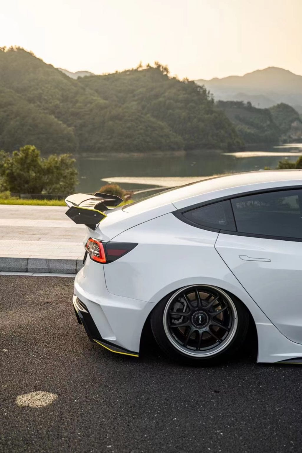 Luxury Sports SR Robot Bodykit For Tesla Model 3 -PP SR