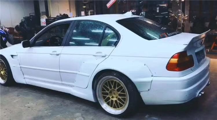 Luxury Sports Luxury Sports Rocket Bunny Style Bodykit and M3 Front Bumper For BMW E46 4DR -PP SR