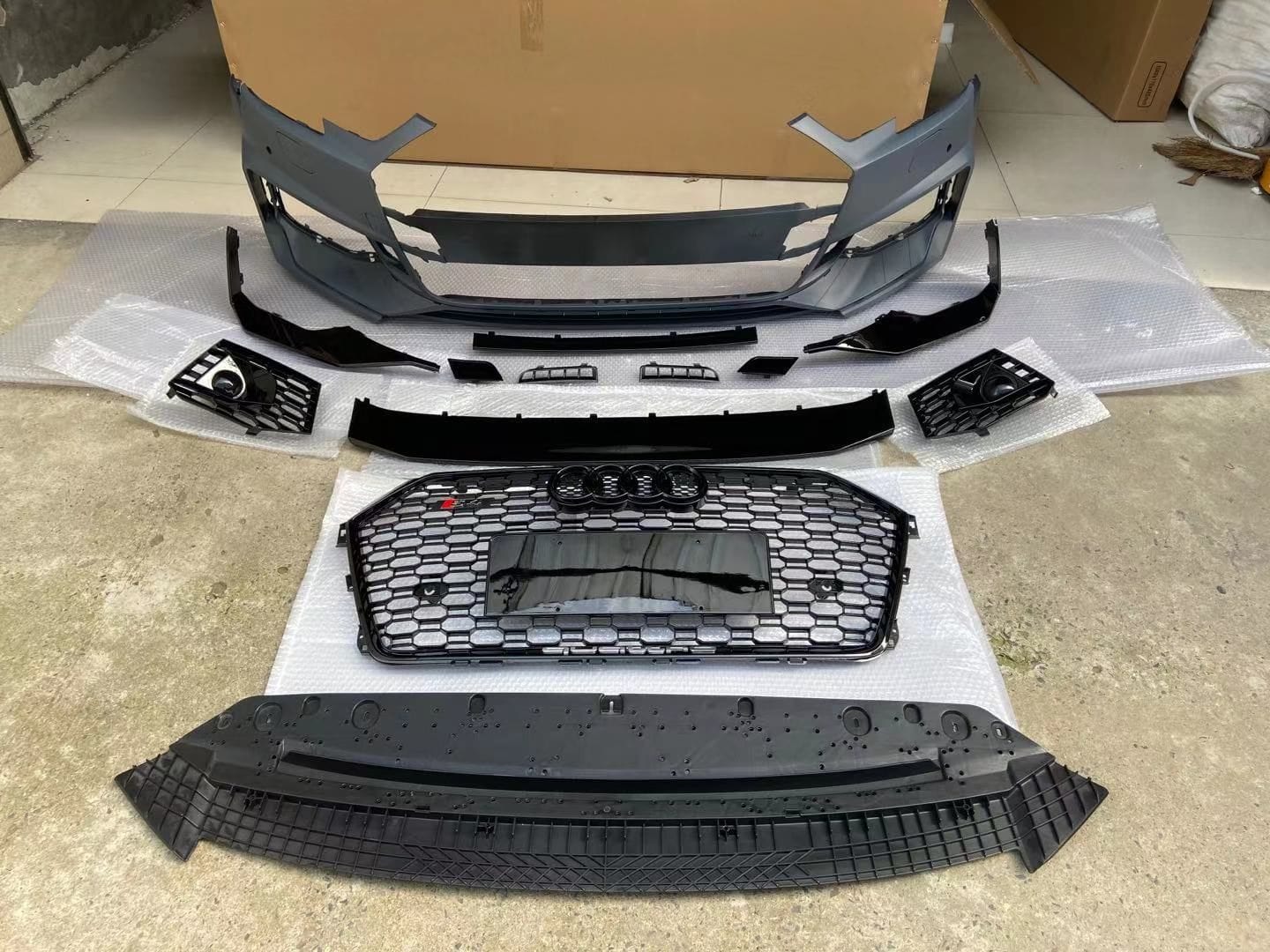 Luxury Sports Luxury Sports RS4 Style Front Bumper with grill For Audi A4 B9 -PP SR