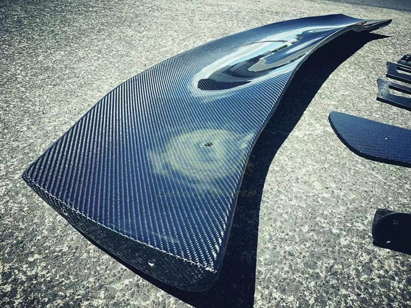 Luxury Sports Luxury Sports Universal GT Spoiler 1.7m With Brackets Carbon SR
