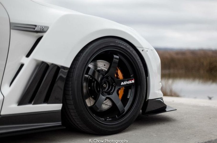 Luxury Sports Luxury Sports Varis 13 Style Front Fender With Carbon Fin For Nissan R35 -PP SR