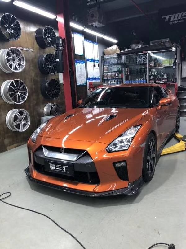 Luxury Sports Luxury Sports Varis Style Front Lip For GTR R35 2017 Carbon -PP SR