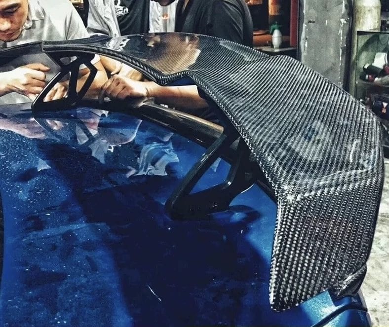 Luxury Sports Luxury Sports Vorsteiner Style Universal Carbon GT Rear Spoiler -PP SR