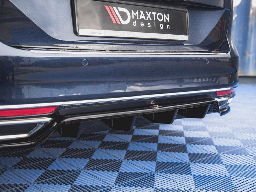 Maxton Design Carbon Look / No Central Rear Splitter (W/ Vertical Bars) VW Passat B8 2014-2019 Maxton Design SR