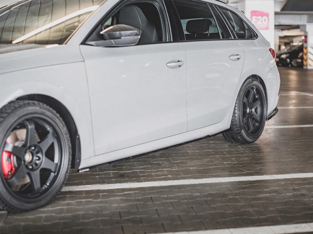 Maxton Design Carbon Look / No Side Skirts Diffusers V1 Skoda Octavia RS MK4 2020- Maxton Design SR