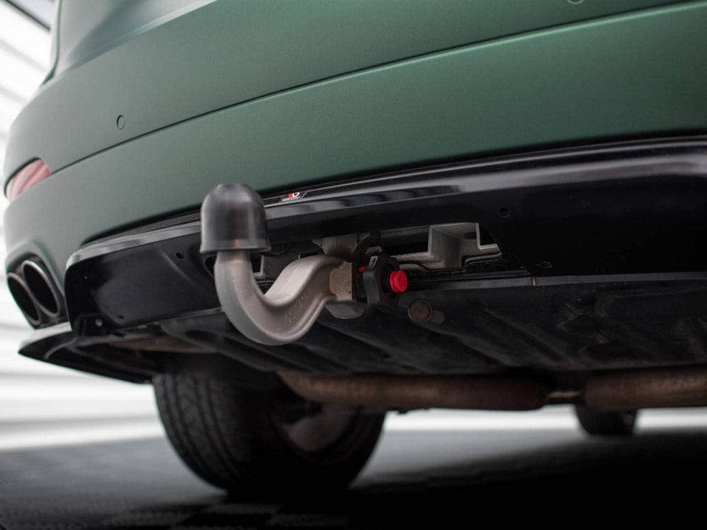 Maxton Design Carbon Look / White Central Rear Splitter (Vertical Bars) Maserati Levante Mk1 Maxton Design SR