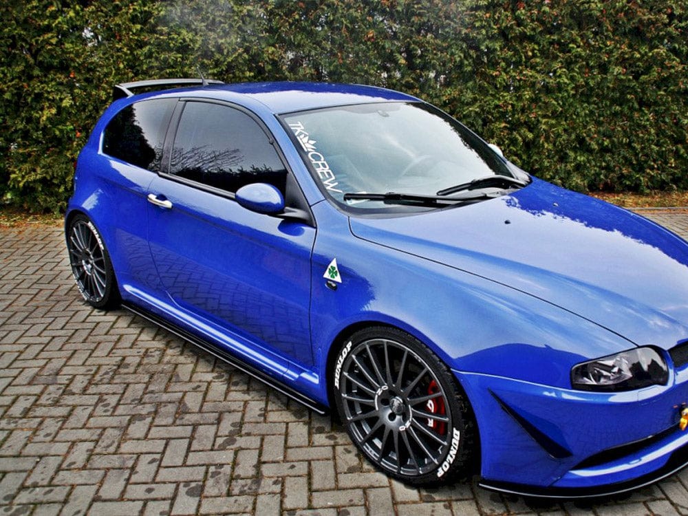 Maxton Design Carbon Look / Yellow Side Skirts Diffusers Alfa Romeo 147 GTA Maxton Design SR