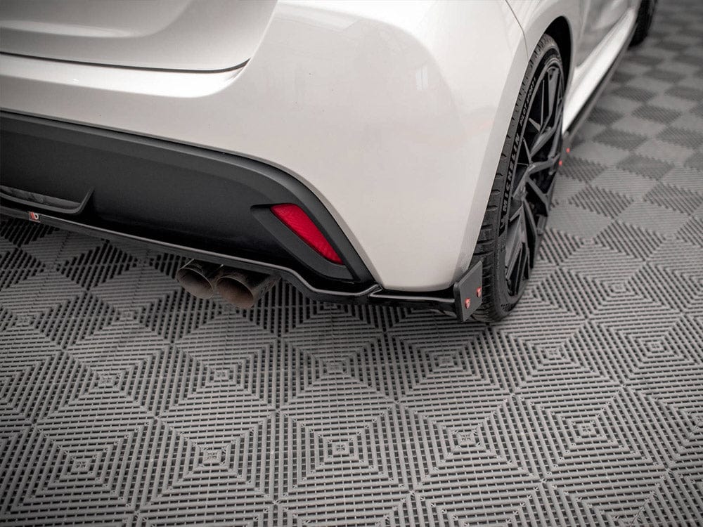 Maxton Design Central Rear Splitter V.1 + Flaps Toyota Yaris Mk4 Maxton Design SR
