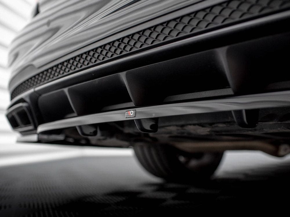 Maxton Design Central Rear Splitter (Vertical Bars) Mercedes E63 AMG Sedan W212 Facelift Maxton Design SR