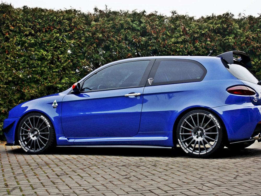 Maxton Design Gloss Black / Yellow Side Skirts Diffusers Alfa Romeo 147 GTA Maxton Design SR