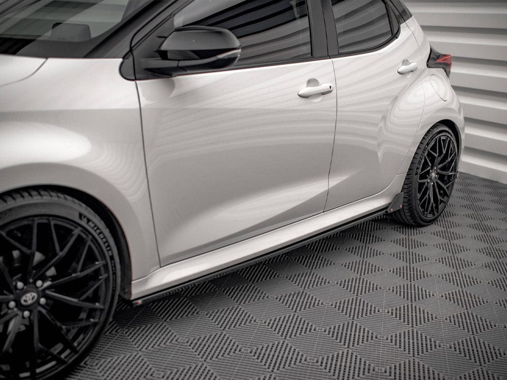 Maxton Design Side Skirts Diffusers V.1 + Flaps Toyota Yaris Mk4 Maxton Design SR