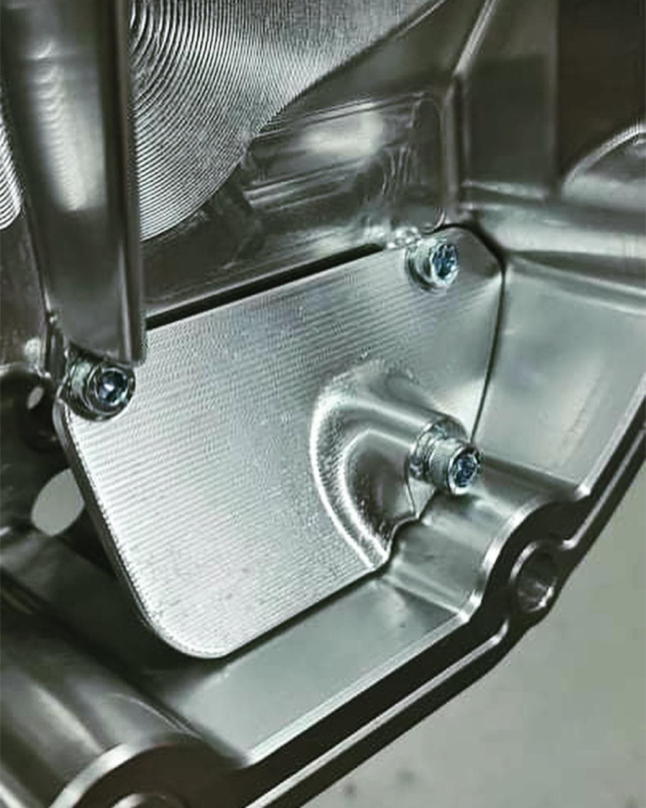 Platinum Racing Products Diff Hat Red / Nissan Skyline R32 / R33 / R34 ALL VARIANTS R200 High Volume Billet Diff Hat To Suit Nissan Skyline DR30 / R32 / R33 / R34 SR