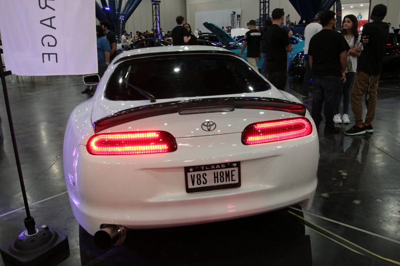 Luxury Sports CSG Style Fiberglass Boot Spoiler For Toyota Supra