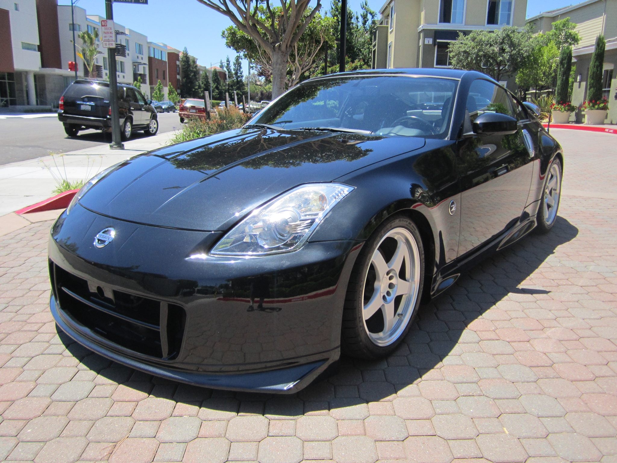 Luxury Sports Nismo V2 Style Front Bumper For Nissan 350z