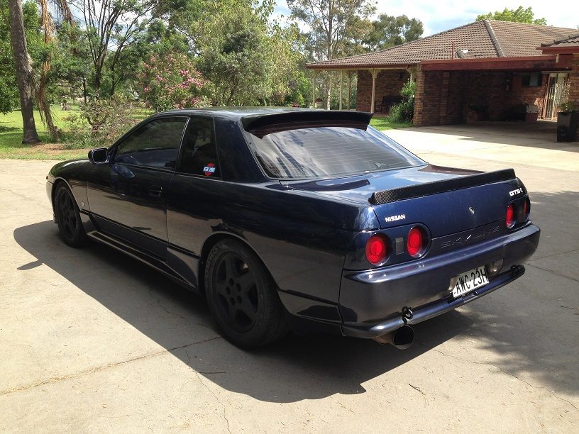 Luxury Sports Dmax Style Roof Spoiler For Nissan Skyline R32 2DR