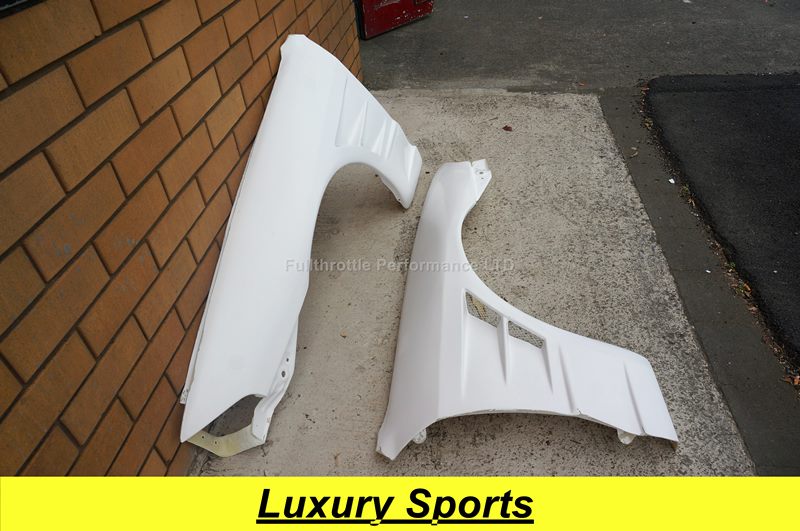 Luxury Sports BN Style 30mm Front Fender For Nissan Skyline R32