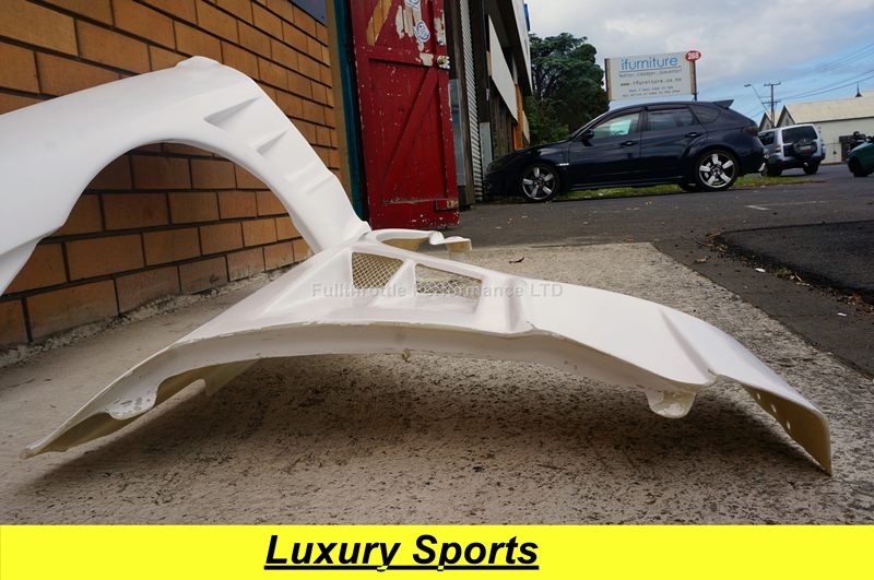 Luxury Sports BN Style 30mm Front Fender For Nissan Skyline R32