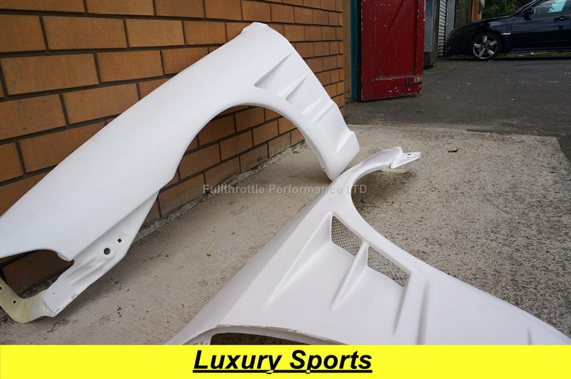 Luxury Sports BN Style 30mm Front Fender For Nissan Skyline R32