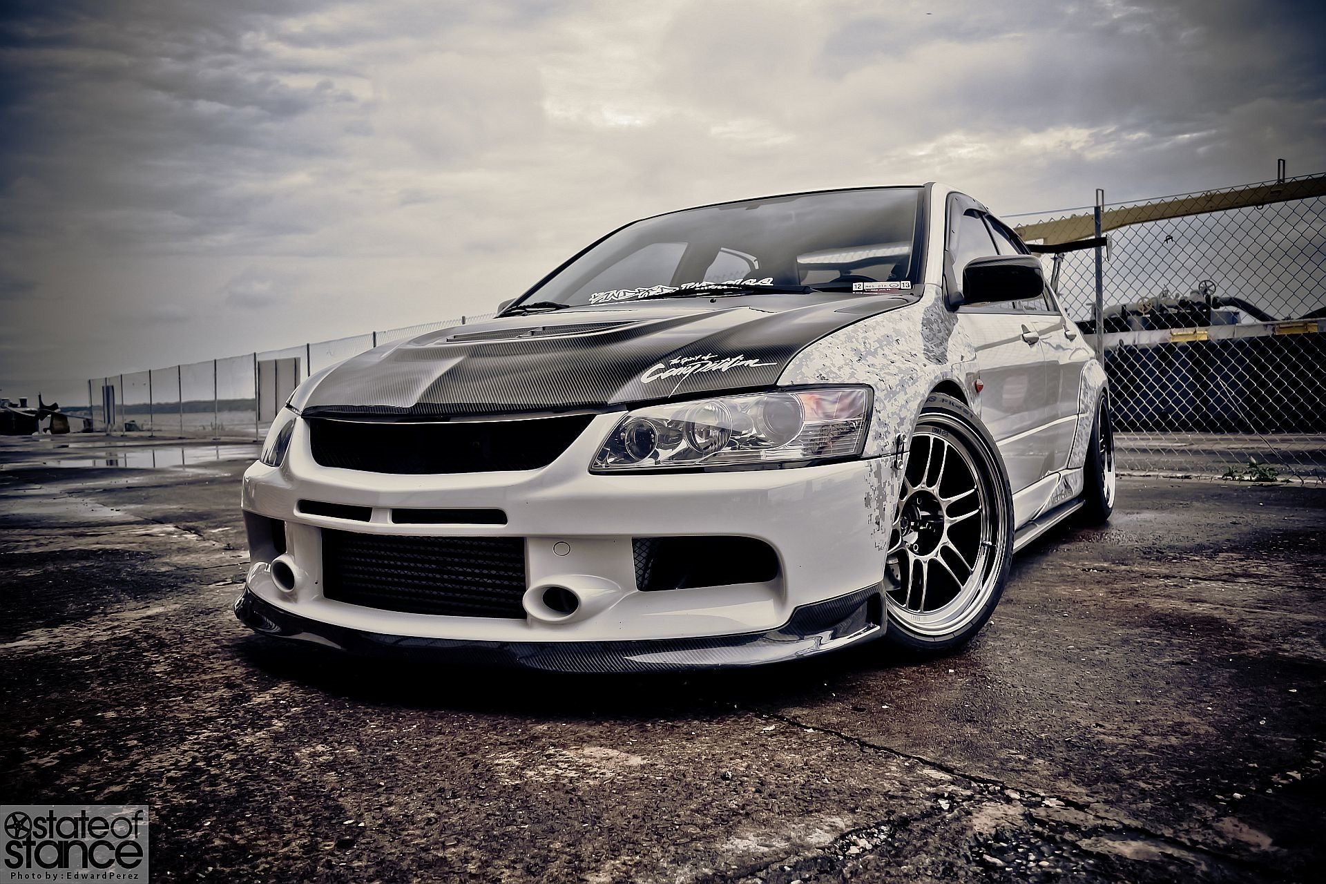 Luxury Sports SE Style Carbon Front Lip For Mitsubishi EVO 9