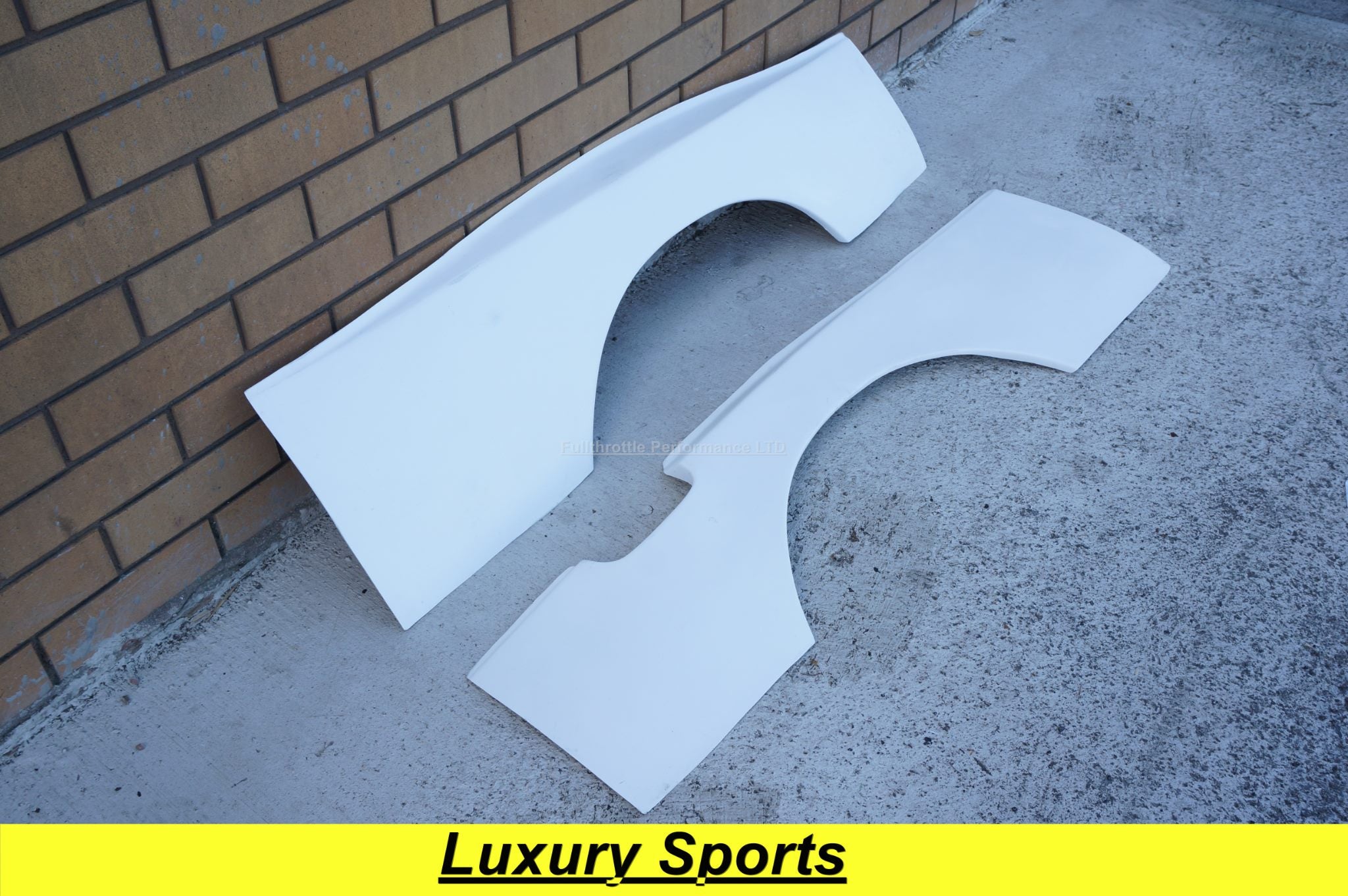 Luxury Sports 30mm Wide Rear Fender For Nissan Skyline R33 2DR