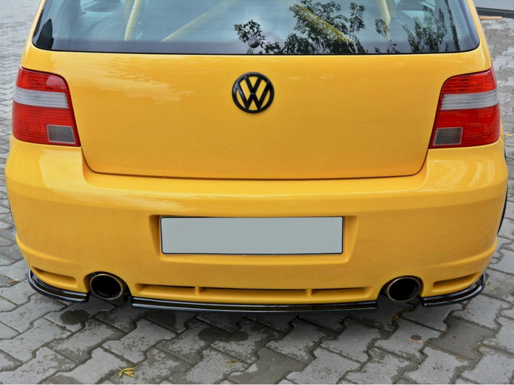 Central Rear Splitter VW Golf IV R32 Maxton Design