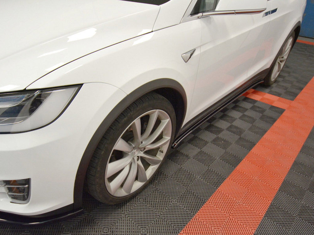 Side Skirts Diffusers V.1 Tesla Model X 2015- Maxton Design