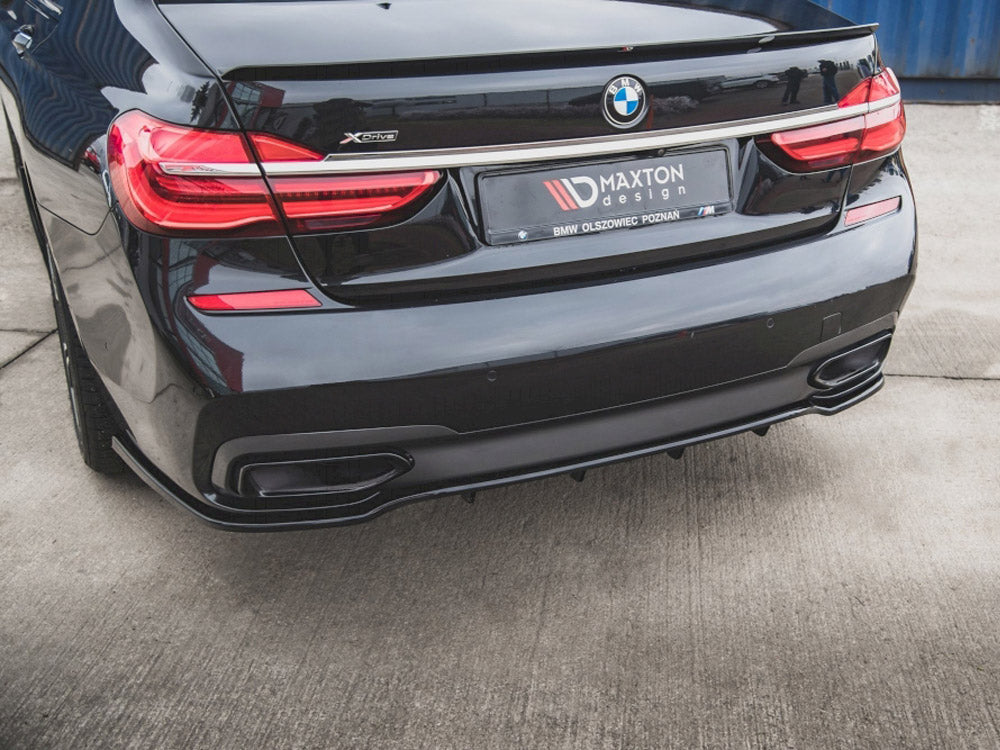 Central Rear Splitter (Vertical Bars) BMW 7 M-Pack G11 Maxton Design