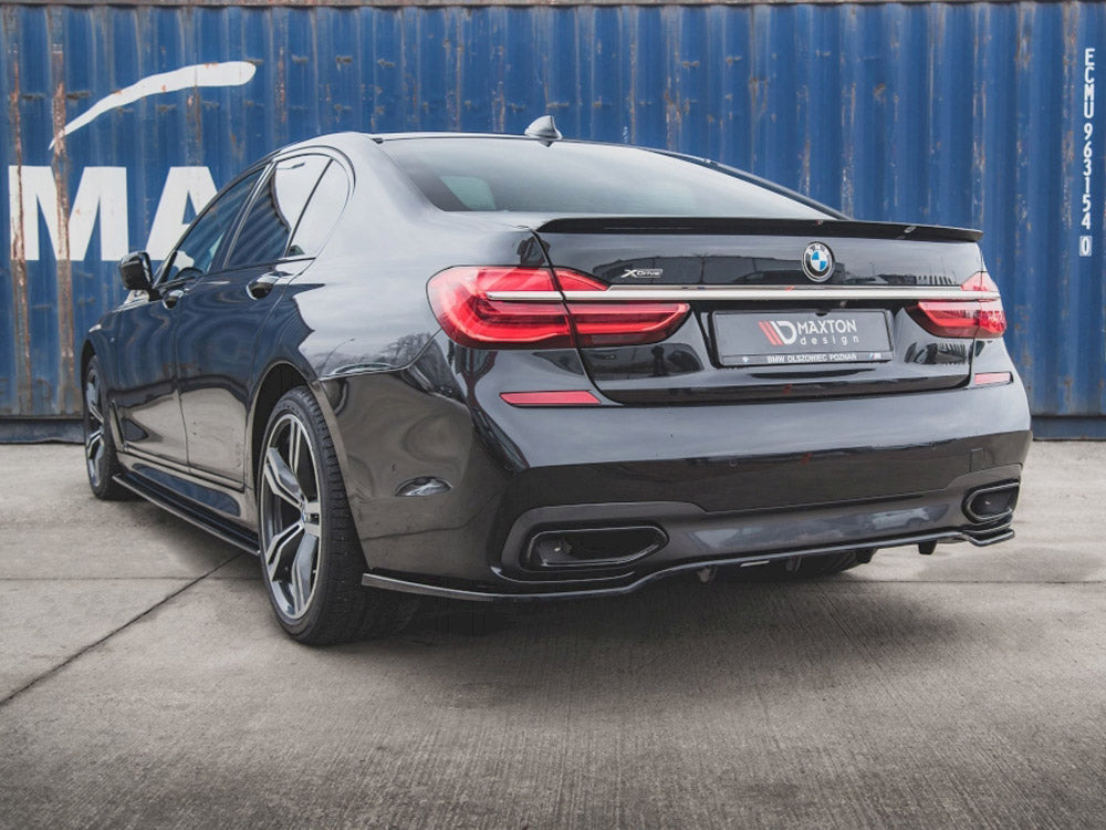 Central Rear Splitter (Vertical Bars) BMW 7 M-Pack G11 Maxton Design