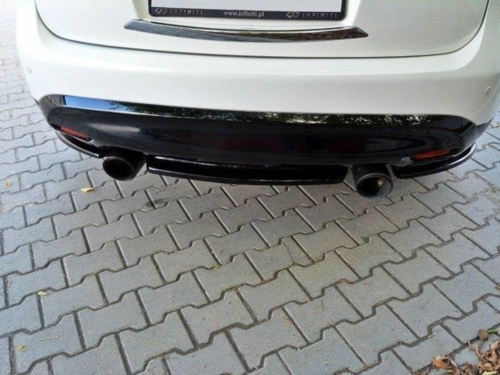 Central Rear Splitter Infiniti QX70 Maxton Design