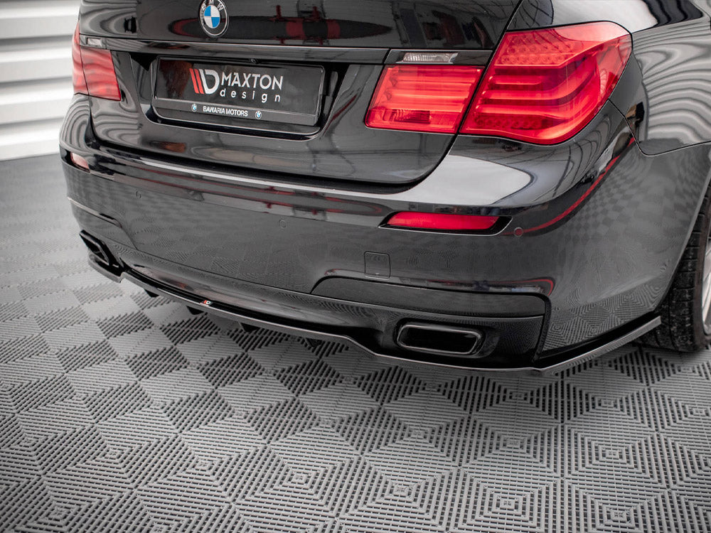 Central Rear Splitter (Vertical Bars) BMW 7 M-Pack F01 2008-2013 Maxton Design