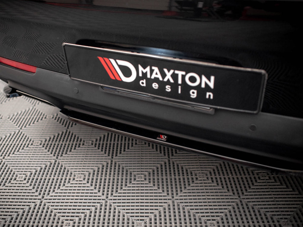 Central Rear Splitter Dodge Challenger RT Mk3 Facelift 2014- Maxton Design