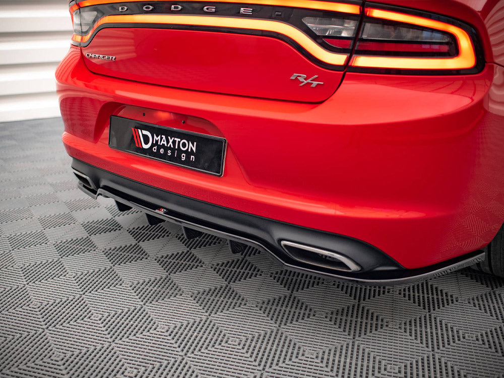 Central Rear Splitter (Vertical Bars) Dodge Charger RT Mk7 Facelift 2014- Maxton Design