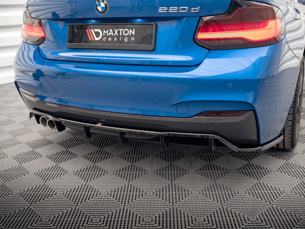 Central Rear Splitter (Vertical Bars) BMW 2 M-Pack F22 Maxton Design