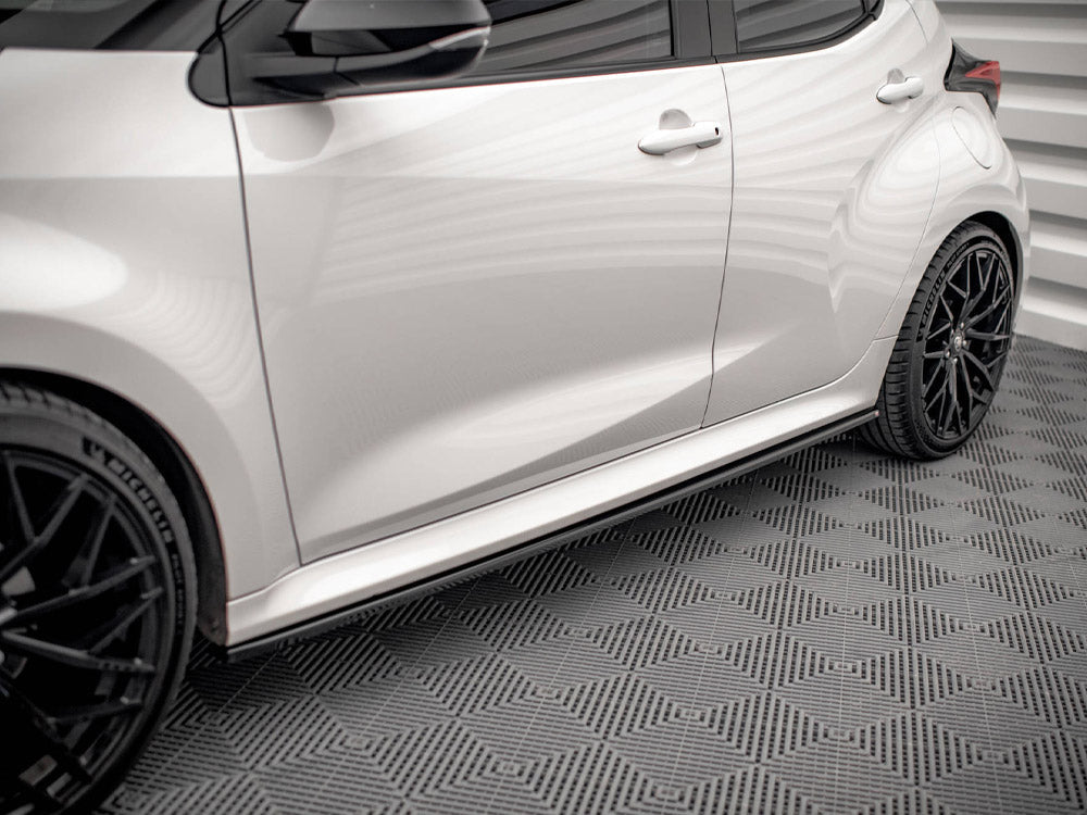 Side Skirts Diffusers V.2 Toyota Yaris Mk4 Maxton Design