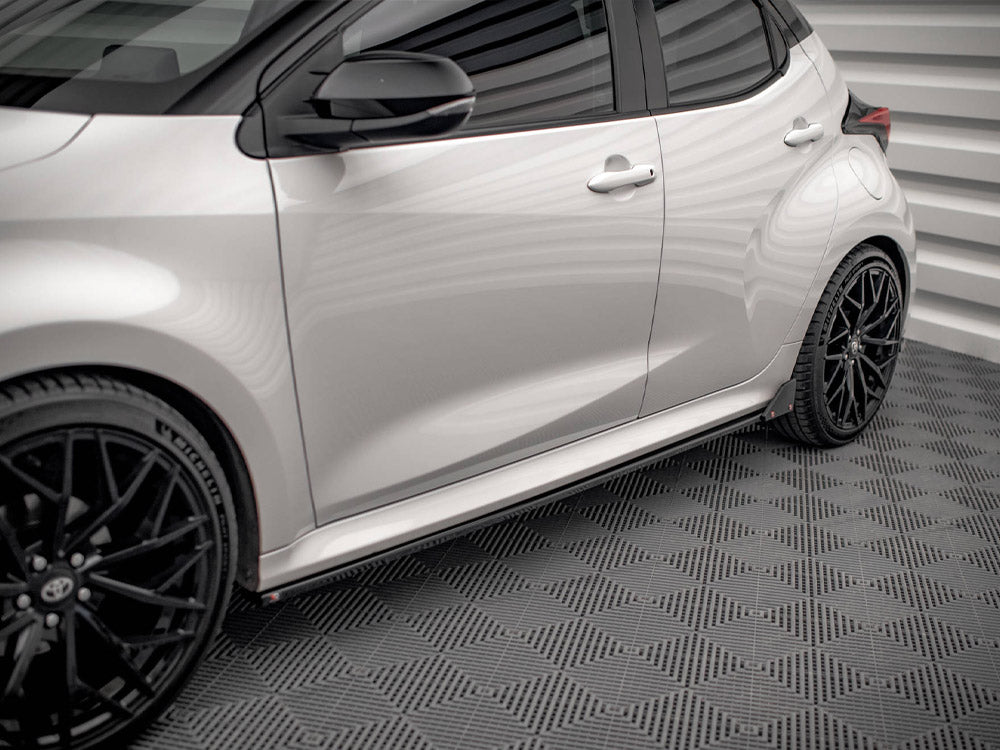 Side Skirts Diffusers V.1 + Flaps Toyota Yaris Mk4 Maxton Design