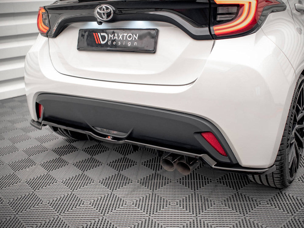 Central Rear Splitter V.2 (Vertical Bars) Toyota Yaris Mk4 Maxton Design