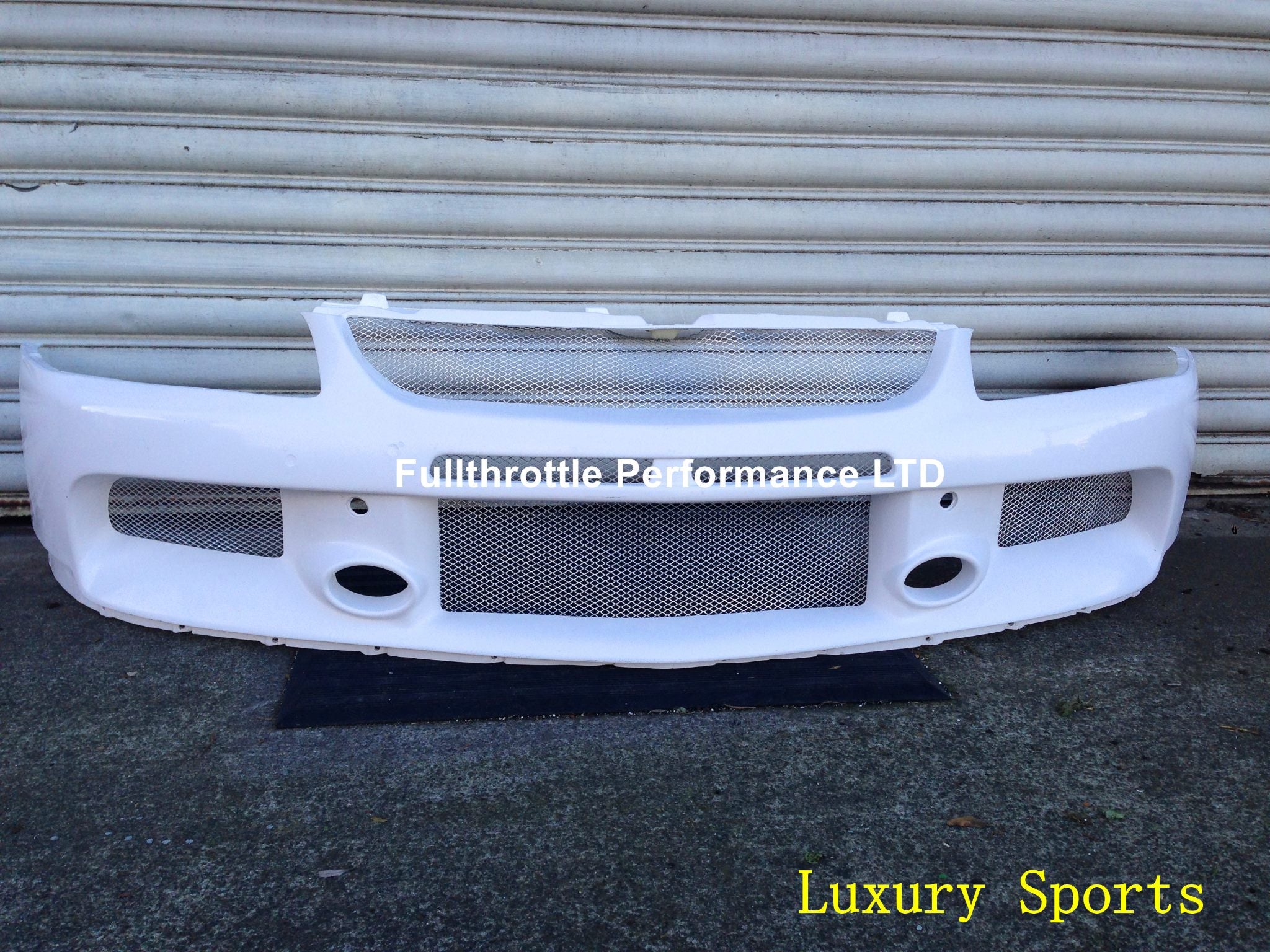 Luxury Sports Factory EVO 9 Style Front Bumper For Mistubishi EVO 7-9