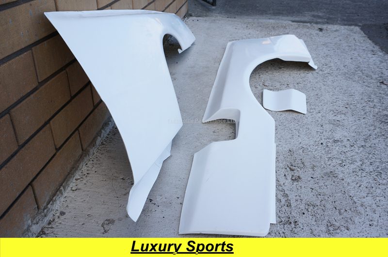 Luxury Sports 50mm Wide Rear Fender For Nissan Skyline R34 2DR