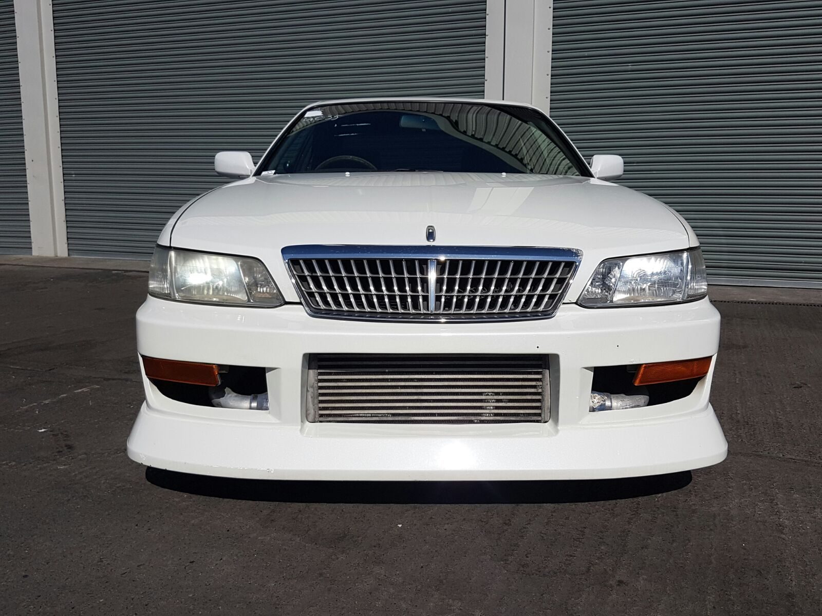 Luxury Sports BN Style Front Bumper For Nissan C35 PFL