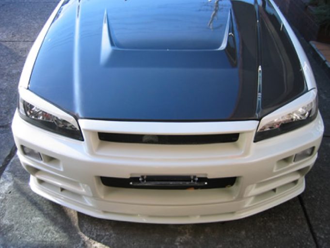 Luxury Sports East Bear GTR Conversion Styl Fiberglass Bonnet Nissan Skyline R34