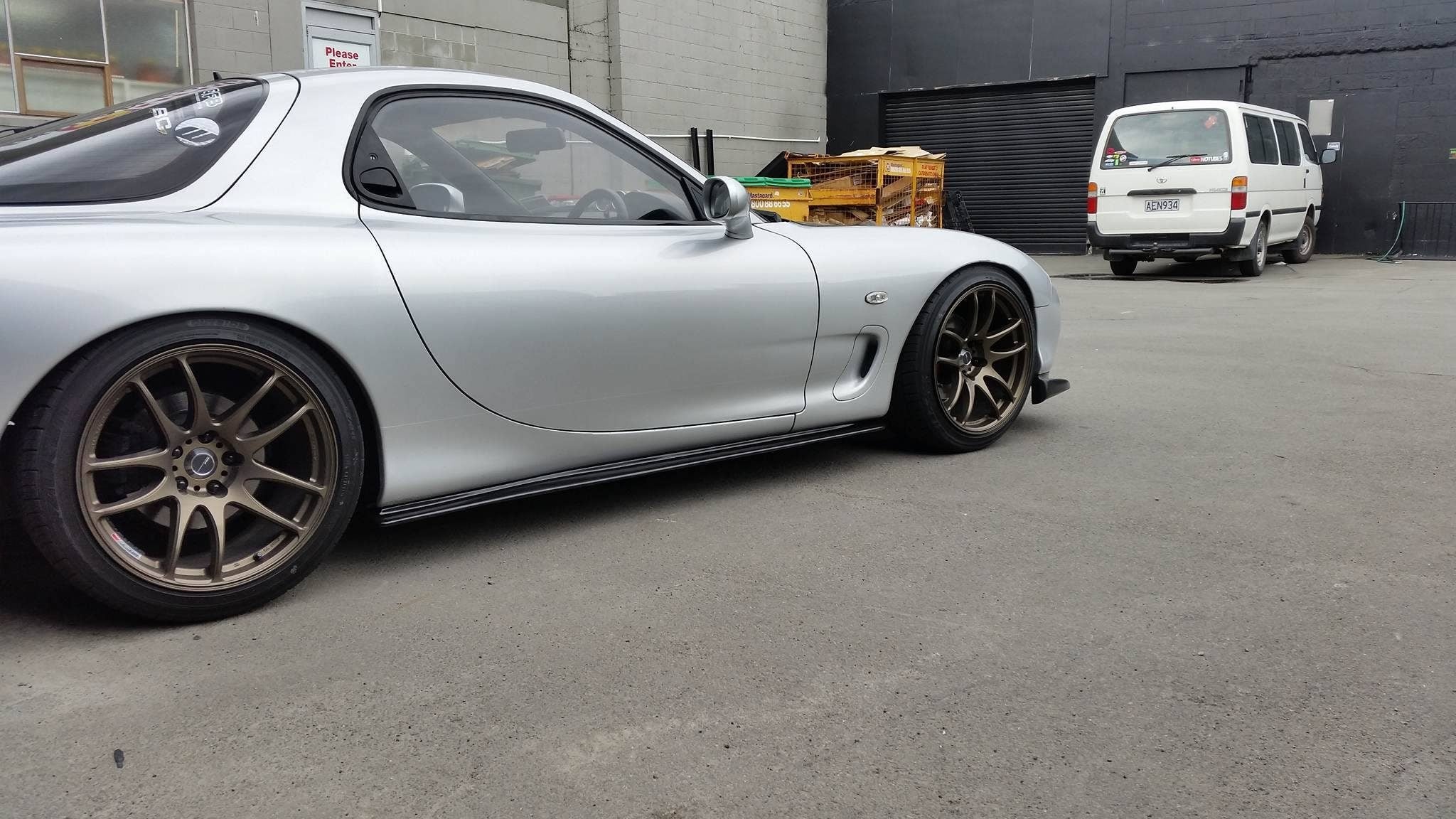 Luxury Sports Feed Style Side Skirts Extension For Mazda RX7 FD Carbon