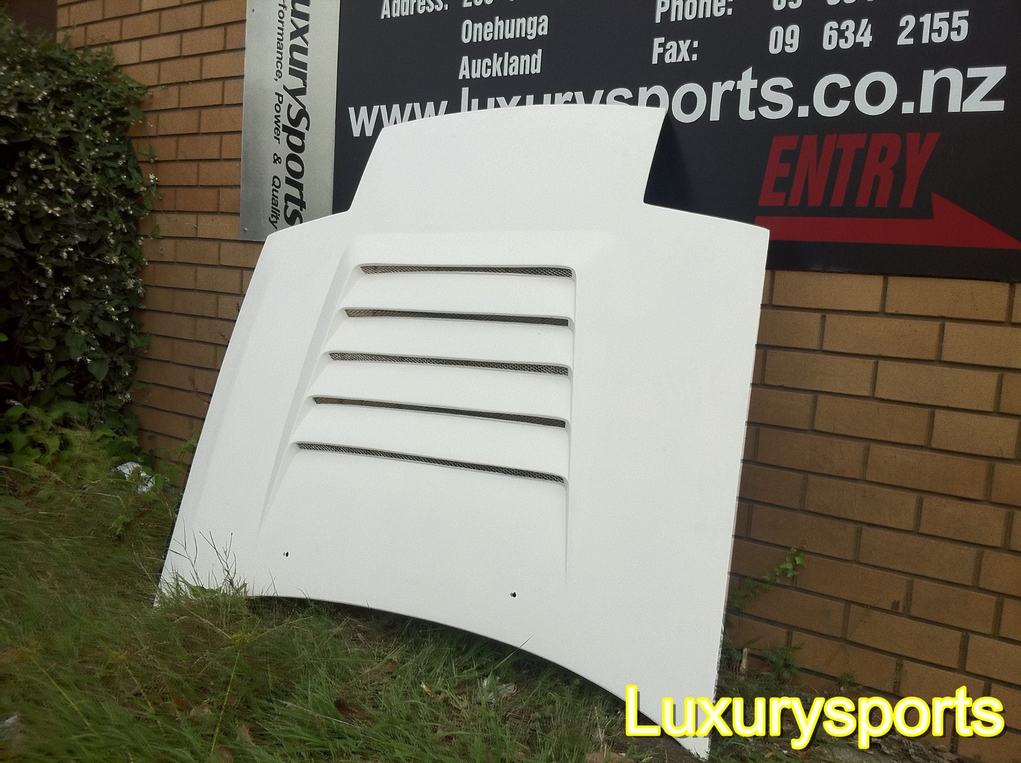 Luxury Sports BN Style Fiberglass Bonnet For Mazda RX7 FC