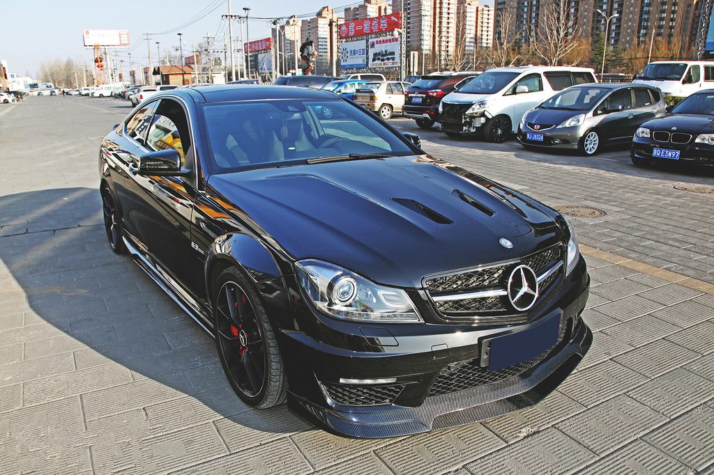 Luxury Sports Revozport Style Front Lip For Mercedes W204 C63 AMG Carbon-PP