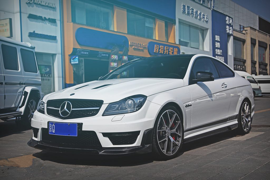 Luxury Sports Revozport Style Front Lip For Mercedes W204 C63 AMG Carbon-PP