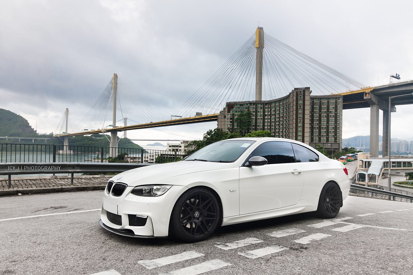Luxury Sports Luxury Sports 1M Style Front Bumper For BMW E92 E93 Pre Lci SR